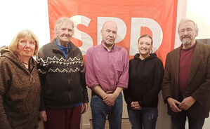 Cornelia Pluschkell, Inge Hennig, Dirk Rewohl, Marie-Madeleine Piep, Ulrich Pluschkell (von links nach rechts)